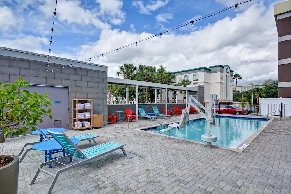 Home2 Suites By Hilton Tampa Usf Near Busch Gardens Zewnętrze zdjęcie