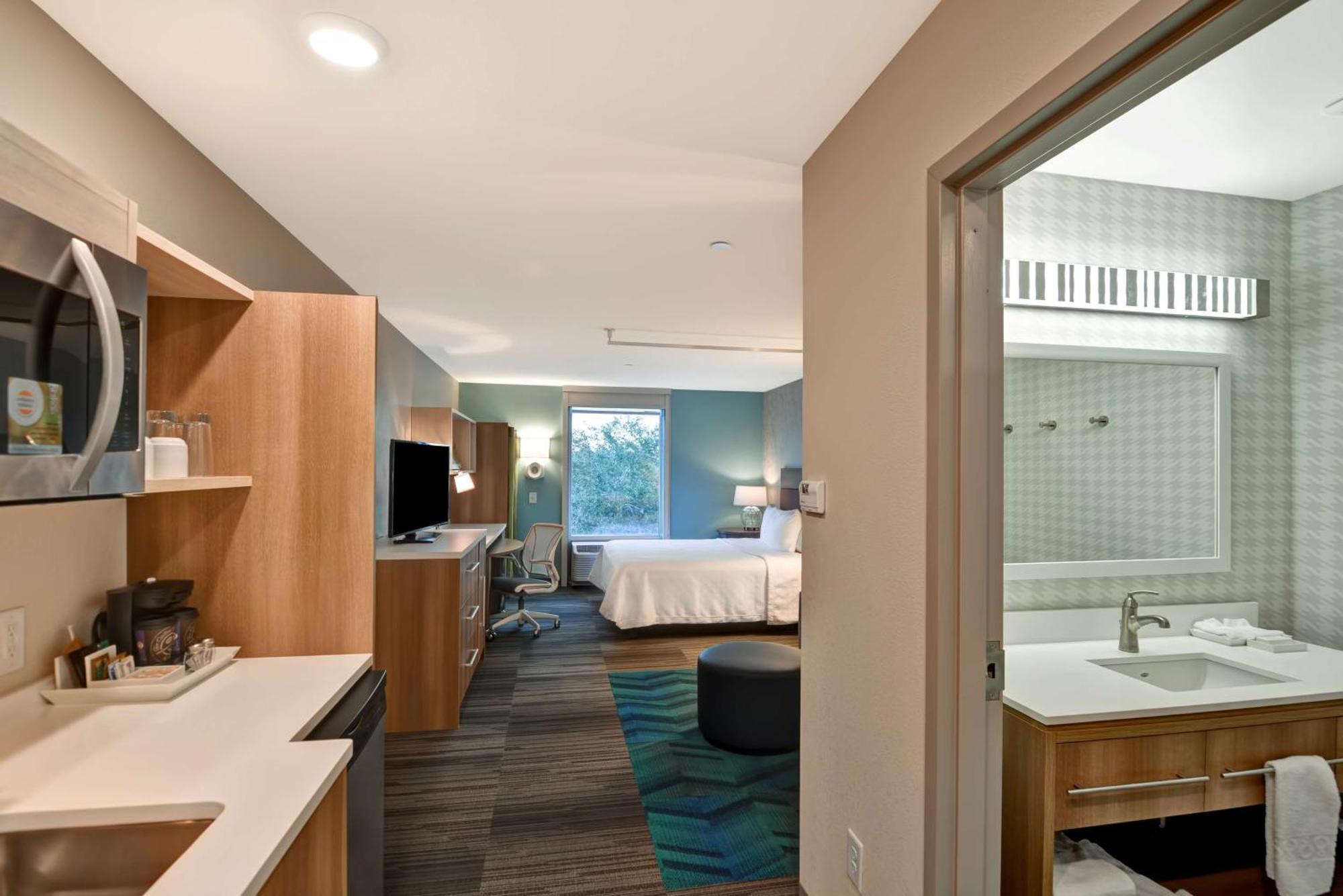 Home2 Suites By Hilton Tampa Usf Near Busch Gardens Zewnętrze zdjęcie