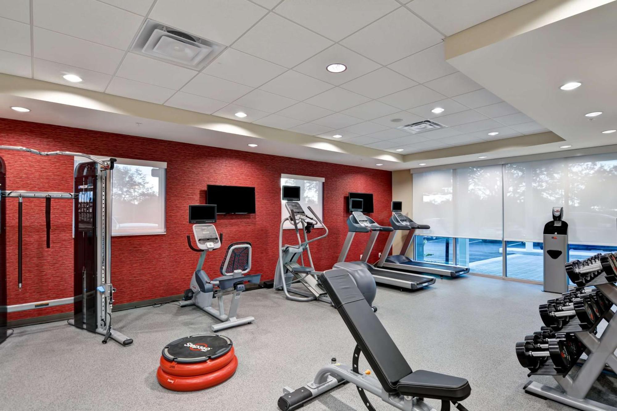 Home2 Suites By Hilton Tampa Usf Near Busch Gardens Zewnętrze zdjęcie