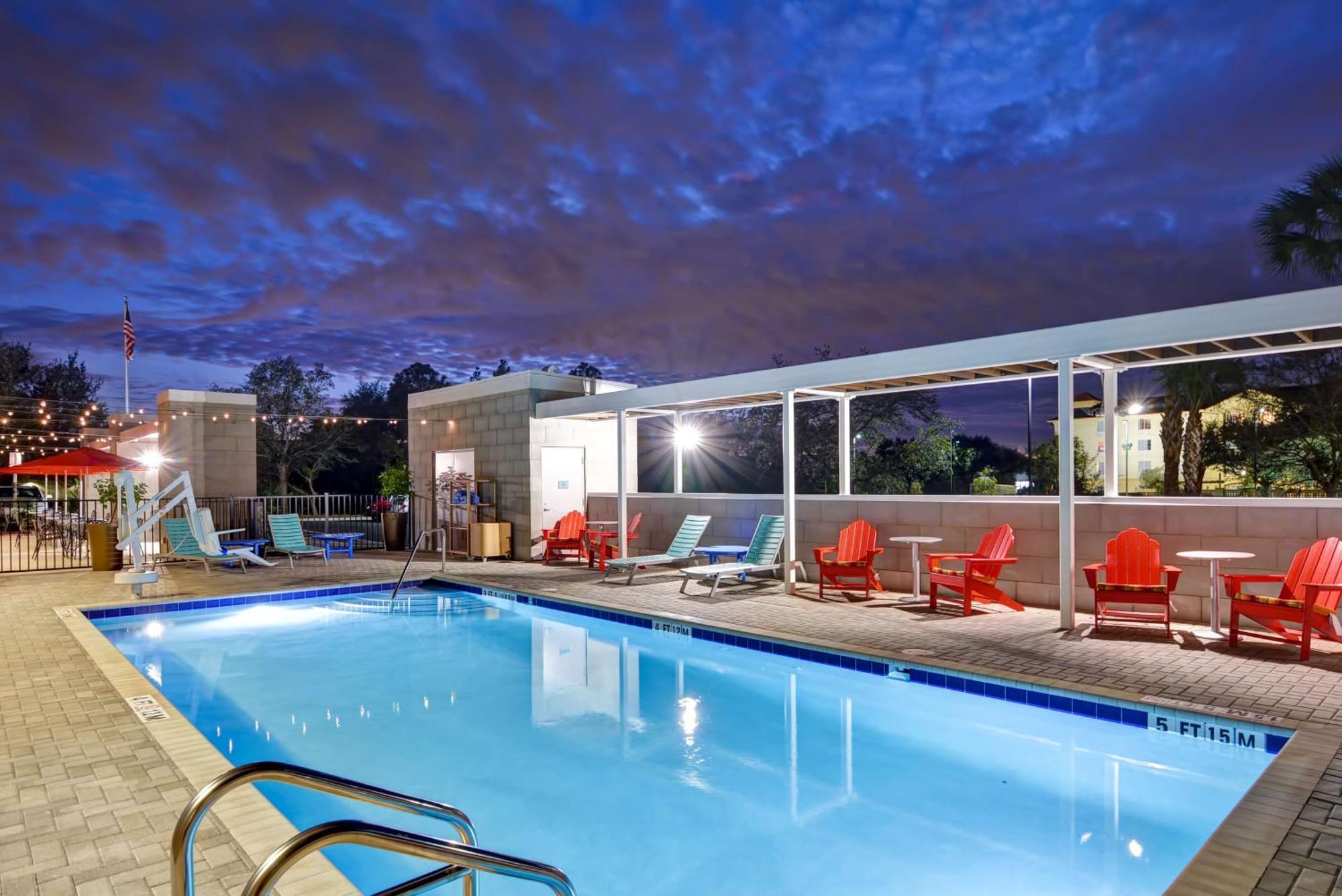 Home2 Suites By Hilton Tampa Usf Near Busch Gardens Zewnętrze zdjęcie
